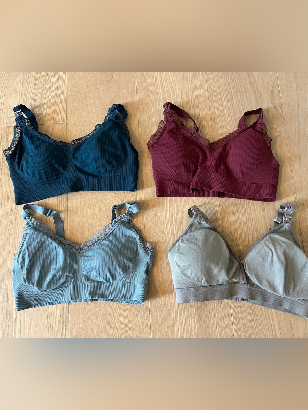 Bundle of wireless nursing bras